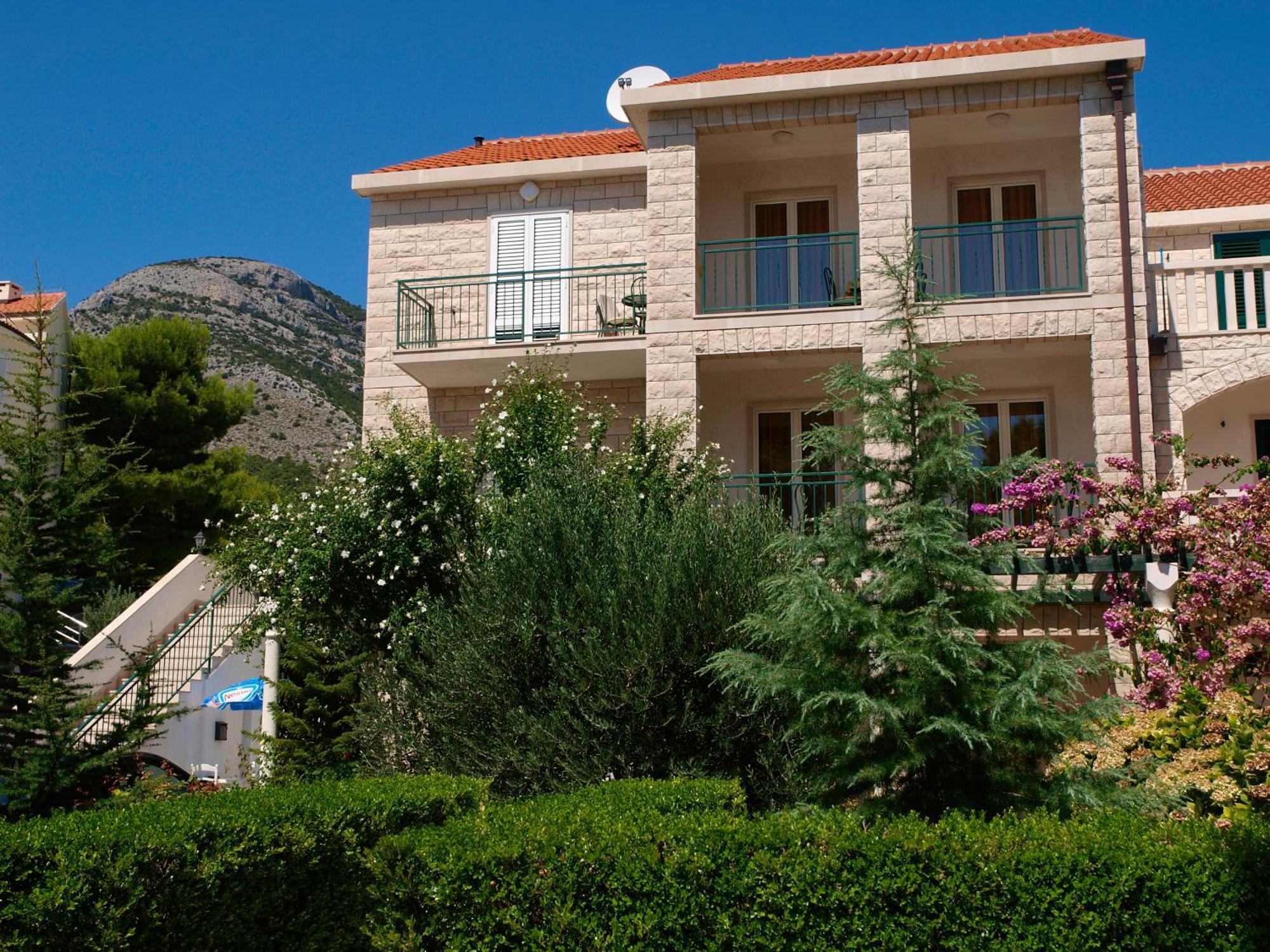 Villa Jasmin Bol Exterior photo