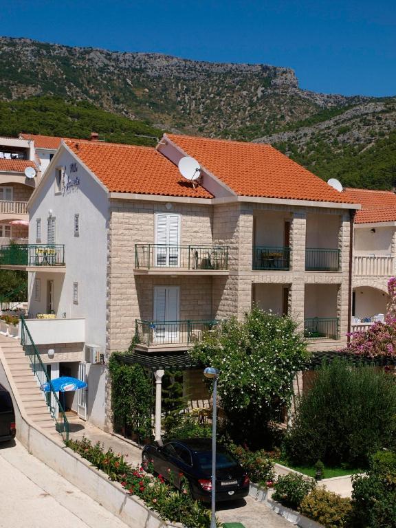 Villa Jasmin Bol Exterior photo