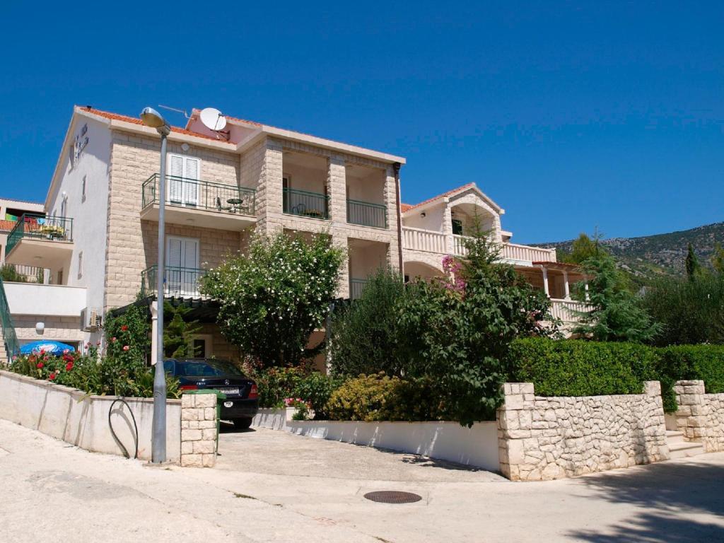 Villa Jasmin Bol Exterior photo